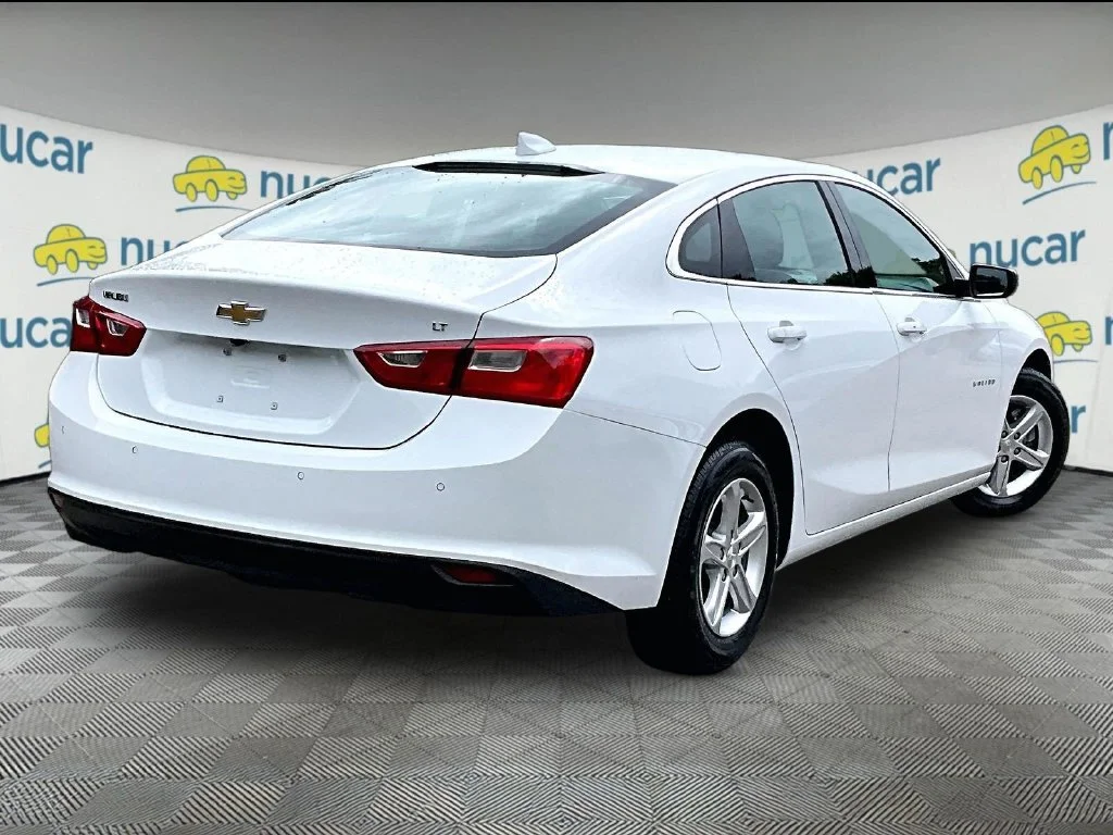 Used 2024 Summit White Chevrolet LT image 6