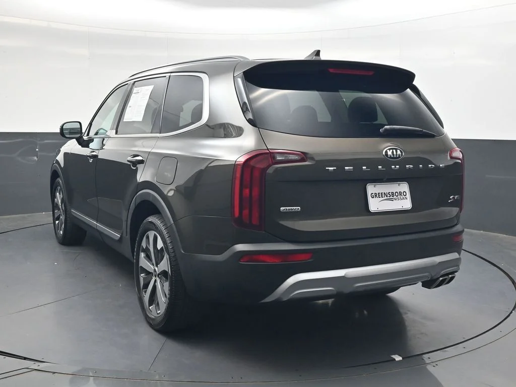 Used 2021 Green Kia S image 7