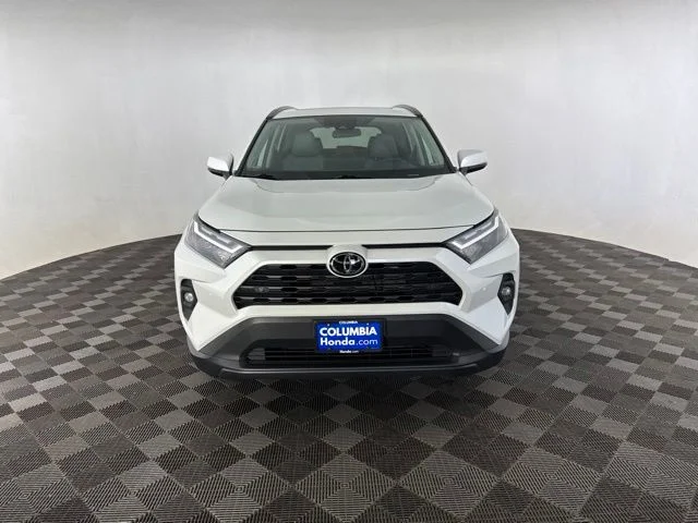 Used 2025 Beige Toyota XLE Premium image 2