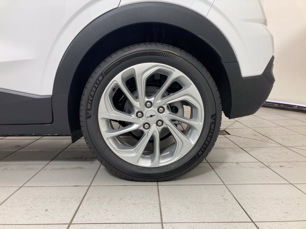 New 2027 Summit White Chevrolet LT image 21