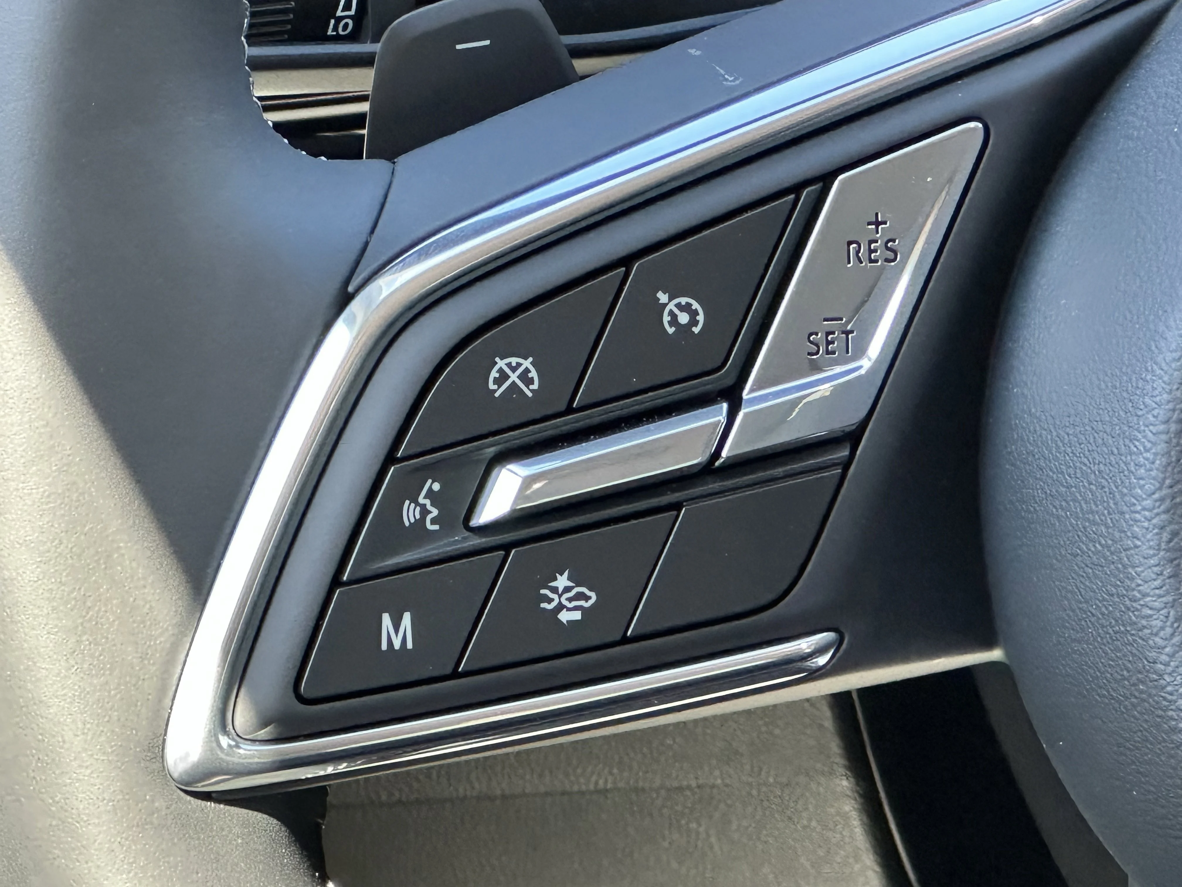 New 2026 Ebony Twilight Metallic Buick Avenir image 12