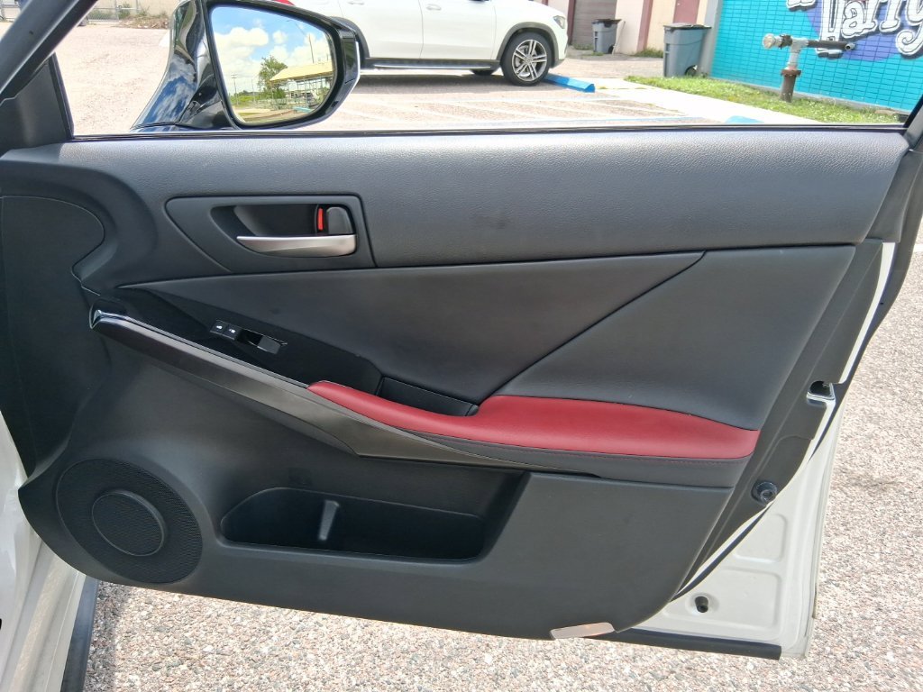 2021 Lexus IS 300 - Photo 17