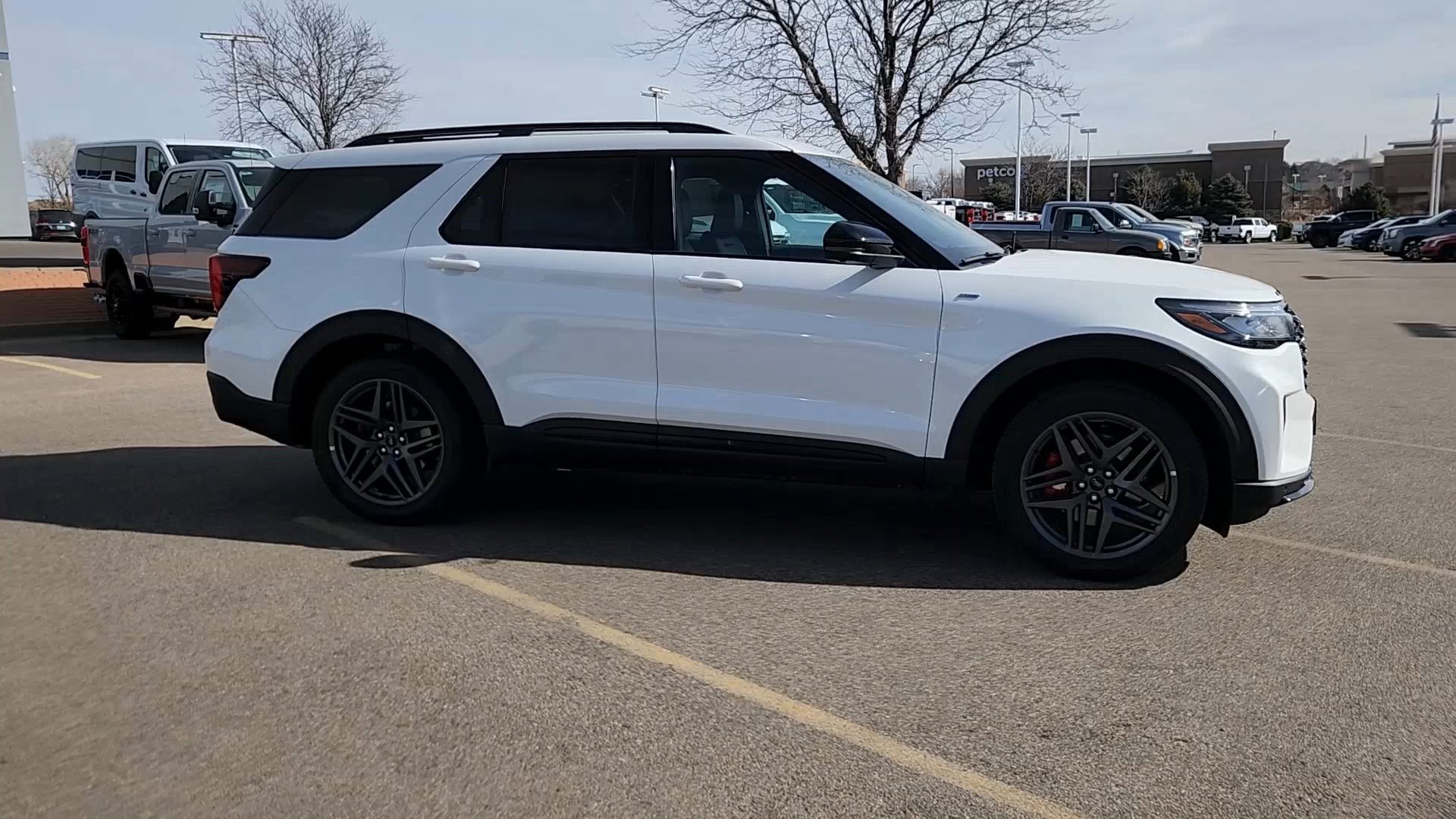 2026 Ford Explorer ST-Line - Photo 7