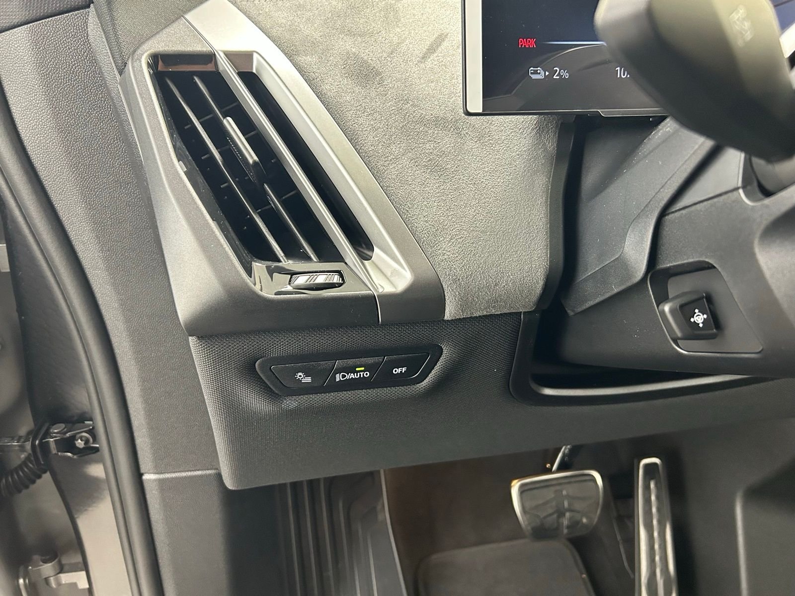 New 2026 Space Silver Metallic BMW xDrive45 image 27