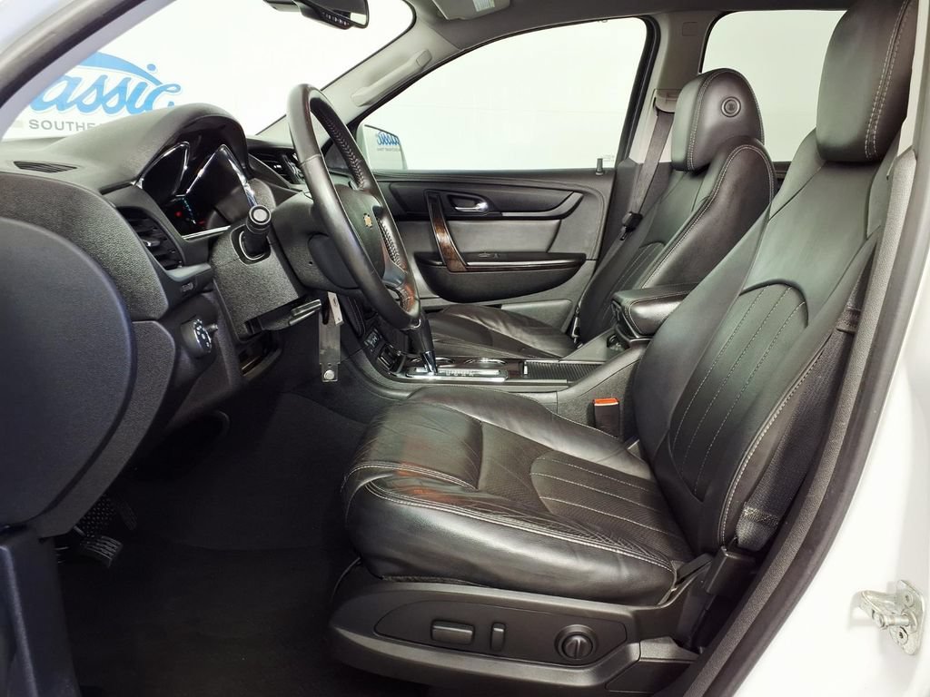 Used 2016 IRIDESCENT PEARL TRICOAT Chevrolet LTZ image 7