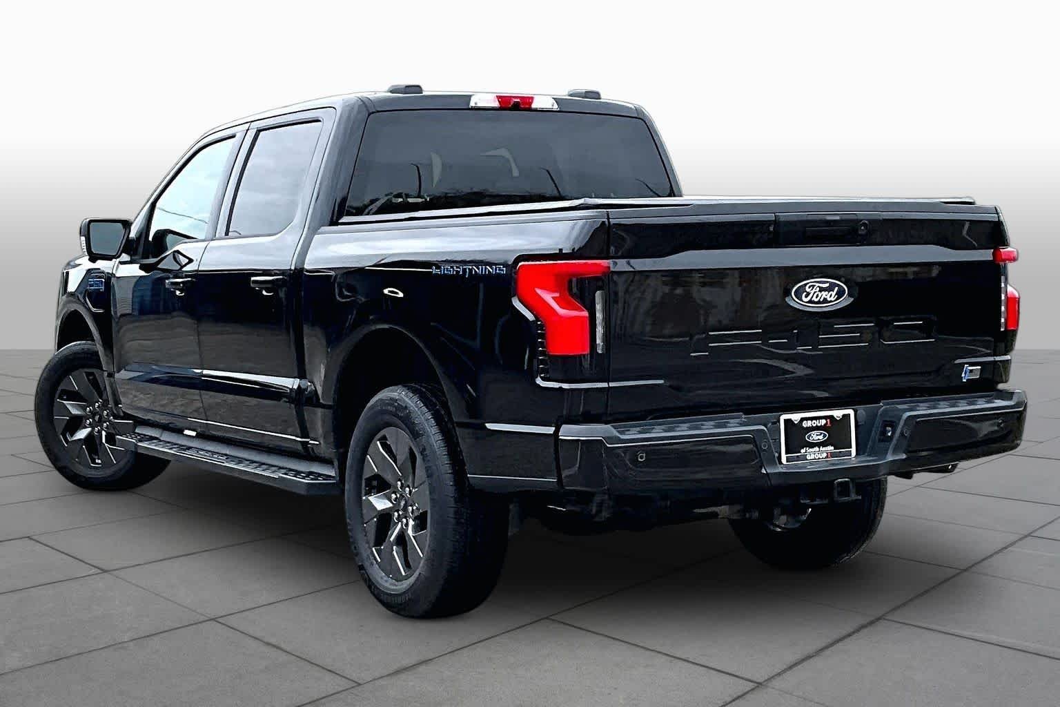 Used 2025 Agate Black Metallic Ford Flash image 11