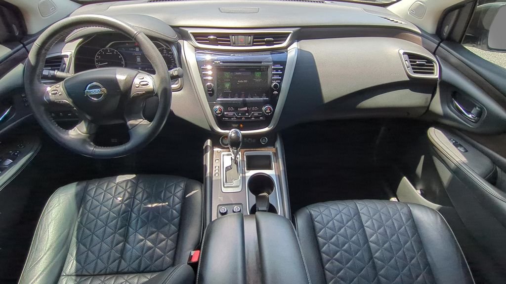 Used 2019 White Nissan Platinum image 11