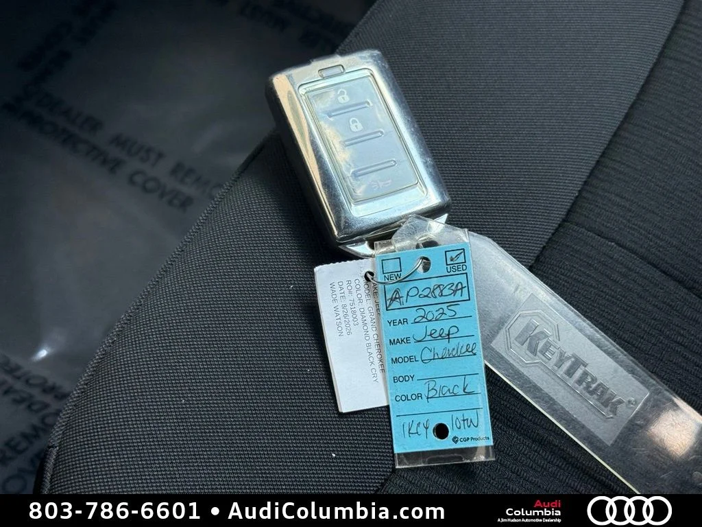 Used 2025 Black Jeep Laredo image 35