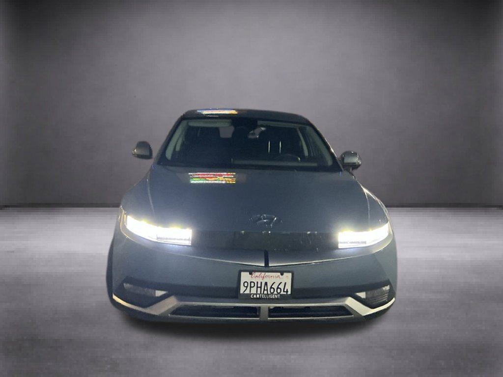 Certified Used 2024 Blue Hyundai SE Standard Range image 3