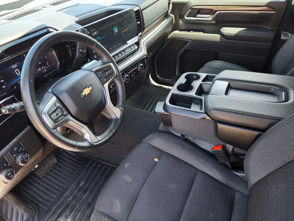 Used 2025 Black Chevrolet LT image 10
