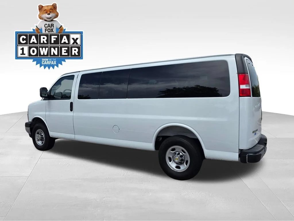 Used 2025 Summit White Chevrolet 1LT image 5