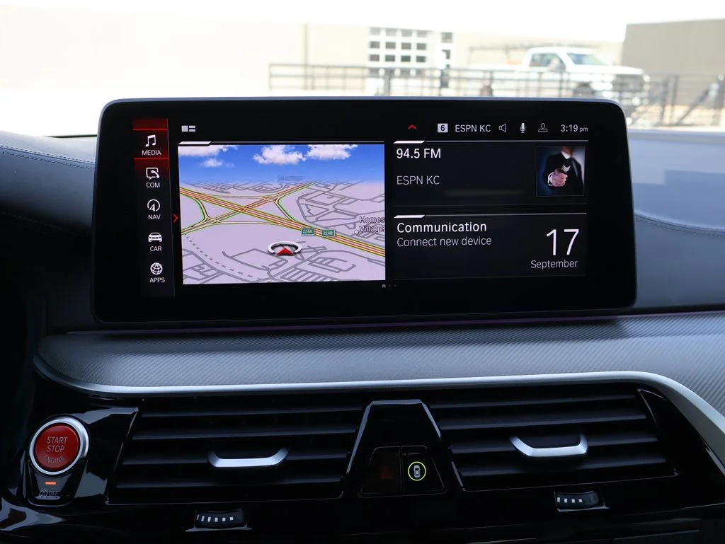 Used 2023 Alpine White BMW Base image 24
