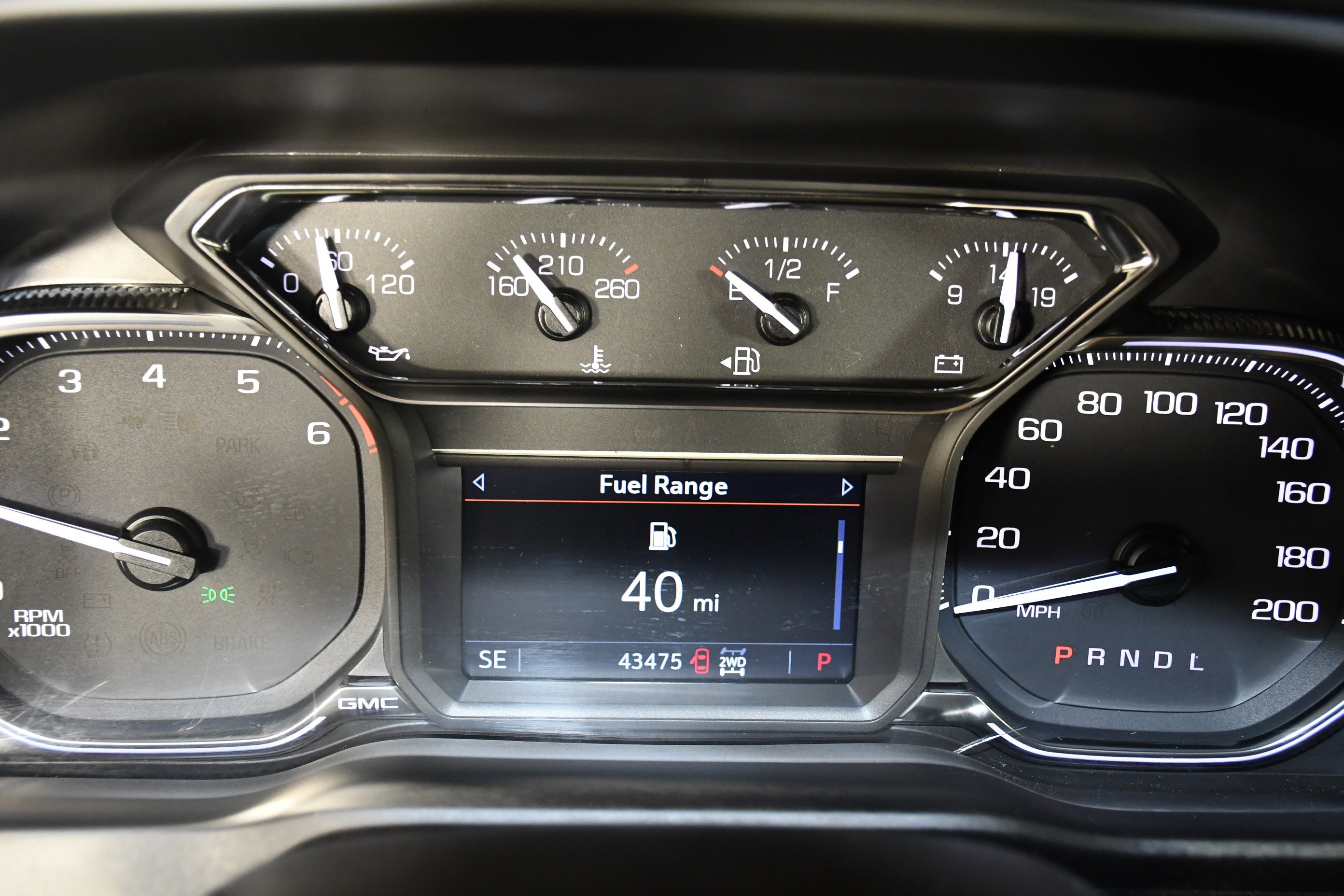 Used 2022 White GMC SLE image 20