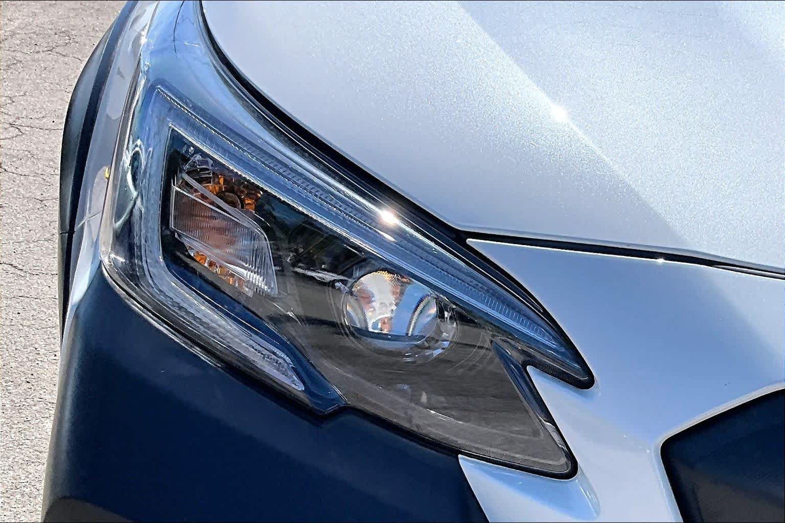 Used 2025 Crystal White Pearl Subaru Wilderness image 28