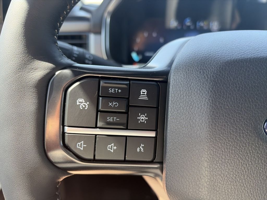 New 2026 Star White Metallic Tri-Coat Ford Platinum® image 20