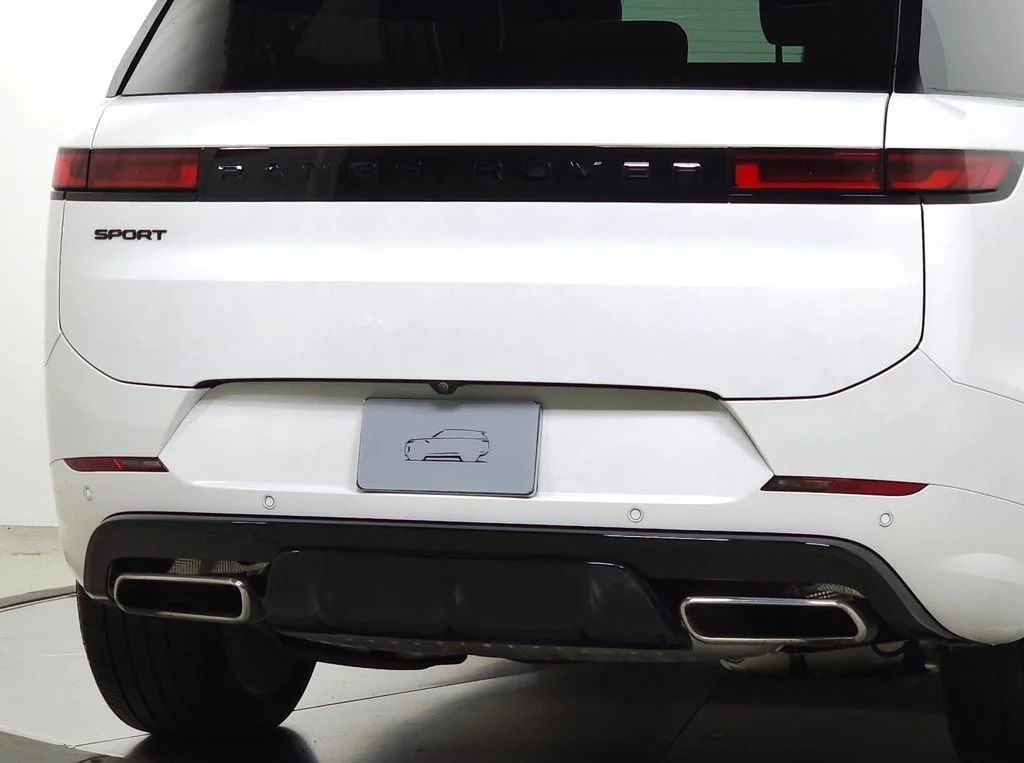 Used 2025 White Land Rover Dynamic SE image 7