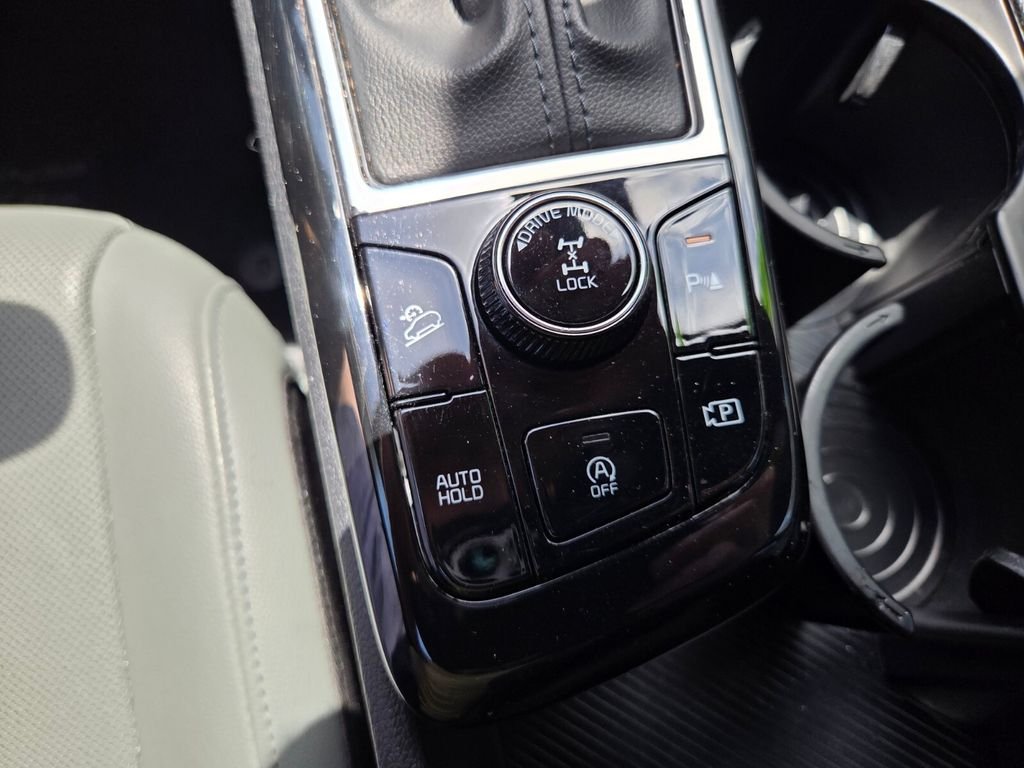 Used 2023 Black Kia X-Line image 30