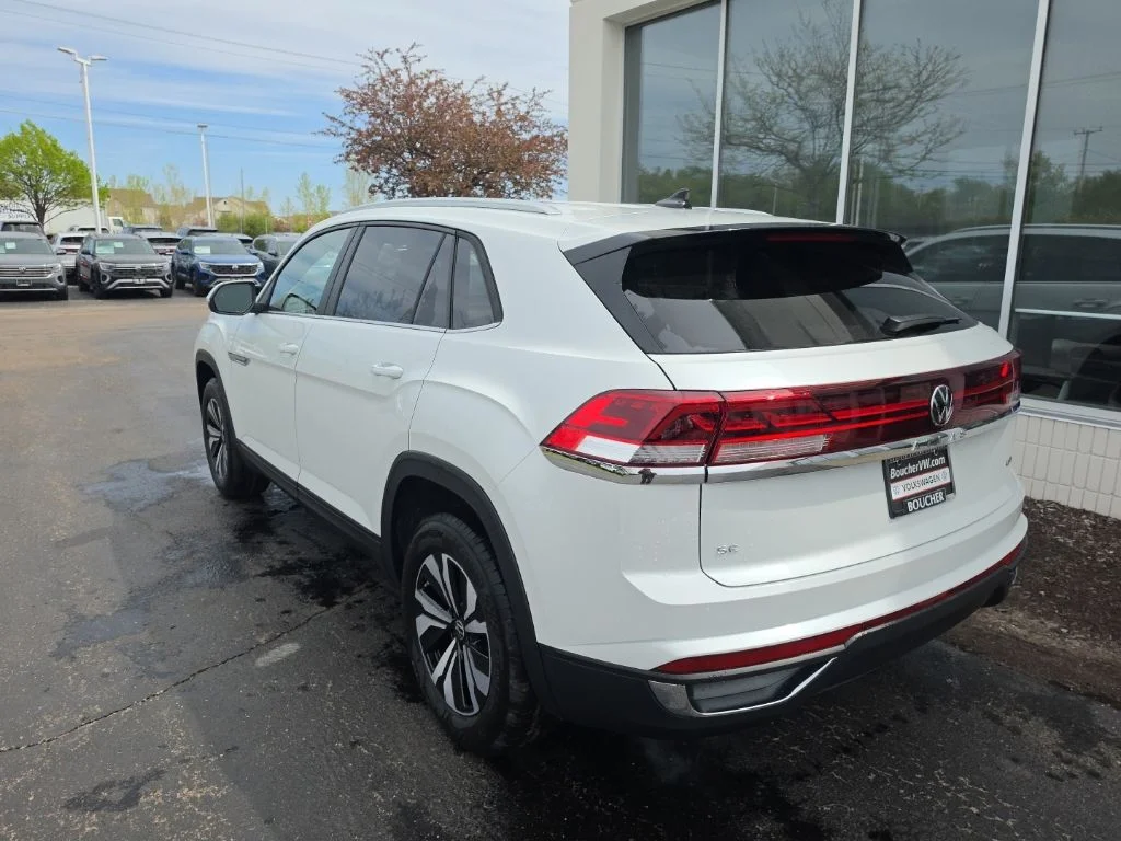 New 2026 Opal White Pearl Volkswagen 2.0T SE image 3
