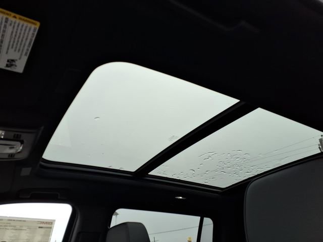 2026 GMC Yukon XL Denali - Photo 13