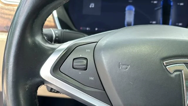 Used 2017 Blue Tesla 90D image 23