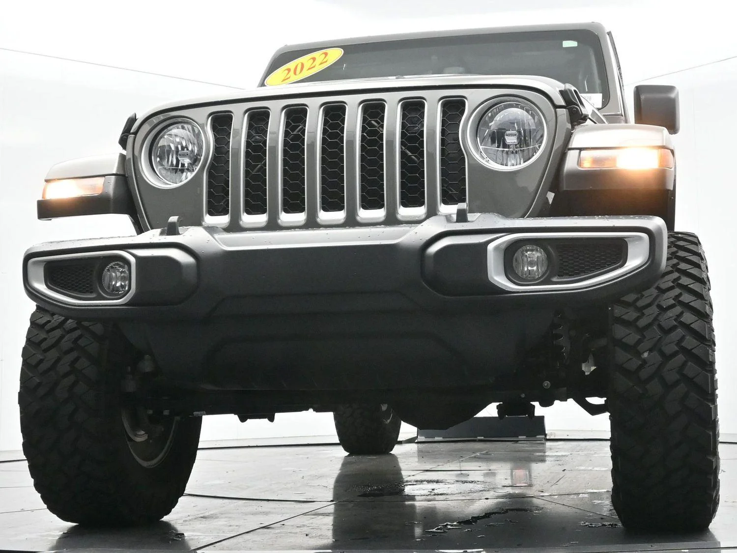 Used 2022 Sting-Gray Clearcoat Jeep Overland image 38