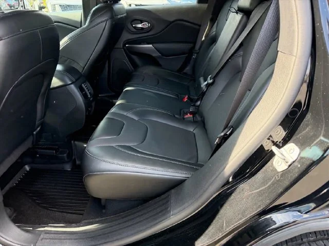 Used 2022 Black Jeep Limited image 10