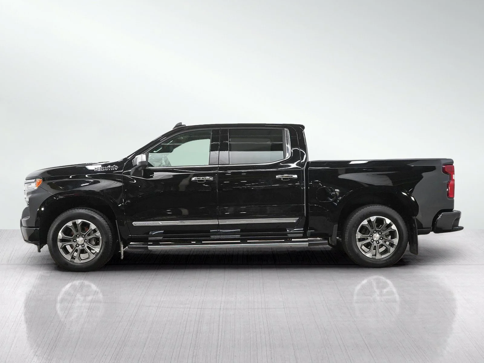 Used 2025 Chevrolet Silverado 1500 High Country with VIN 1GCUKJE84SZ153155 for sale in Eden Prairie, Minnesota