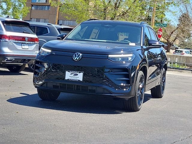 2026 Volkswagen Tiguan 2.0T SE R-Line Black 4Motion's photo