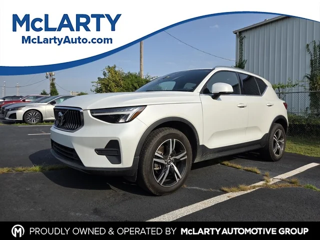 2024 VOLVO XC40 B5 CORE