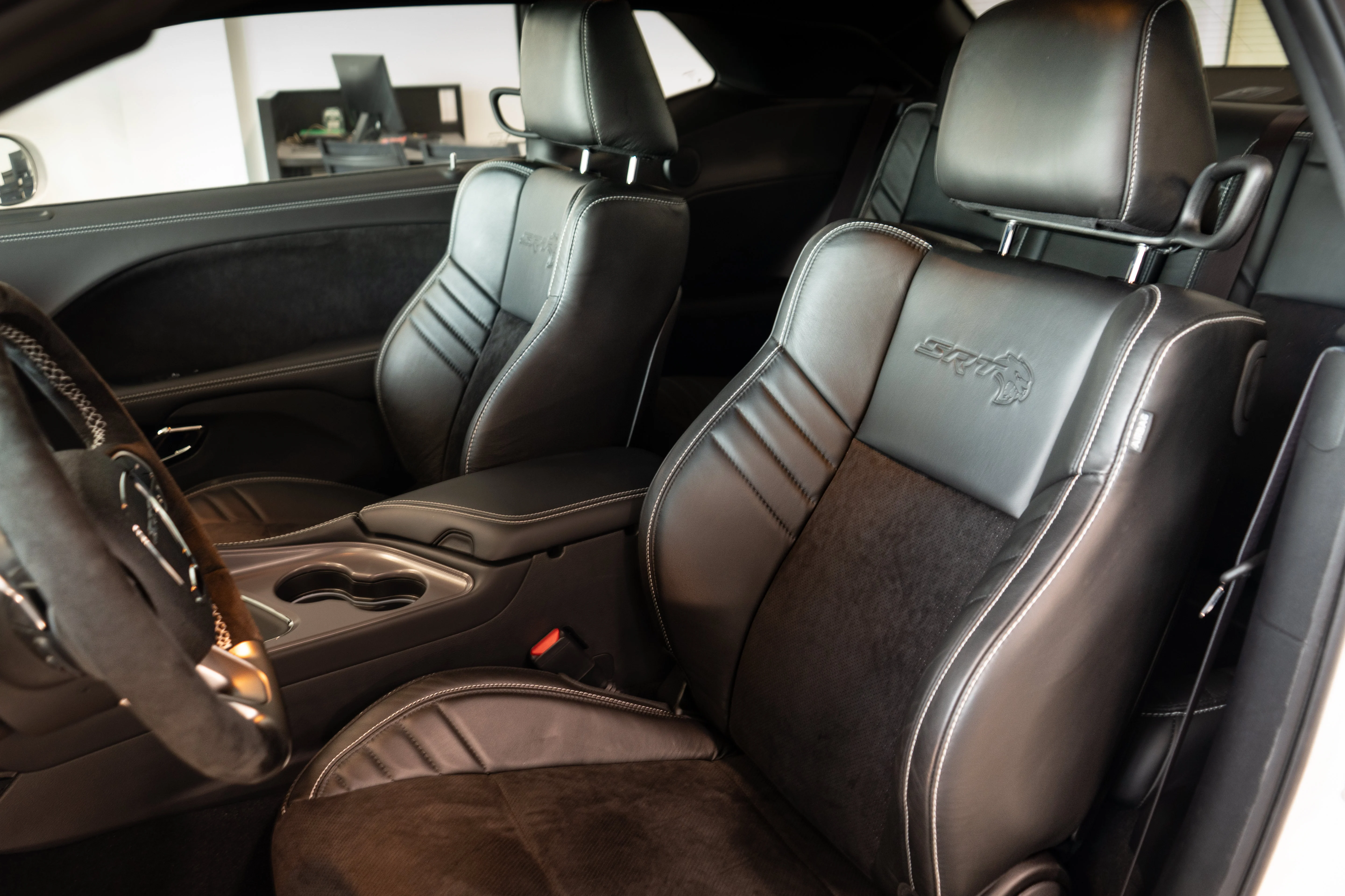Used 2023 White Knuckle Dodge SRT Hellcat Jailbreak*NO LUX TAX! | 717HP!! | Only 233KM! | Cooled Alcantara Seats | Harman/Kardon image 10