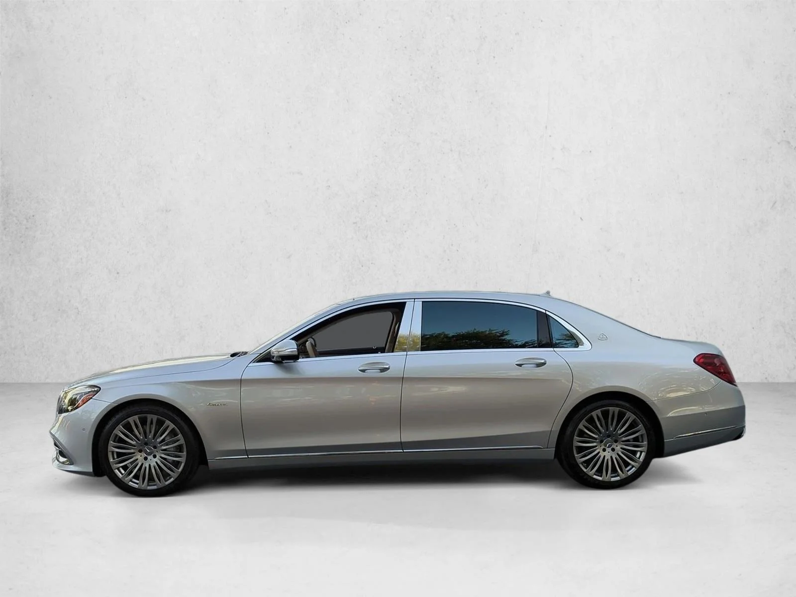 Used 2020 Iridium Silver Metallic Mercedes-Benz Maybach S 560 image 9
