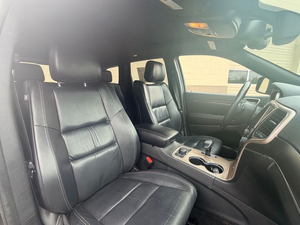 Used 2015 Gray Jeep Limited image 16