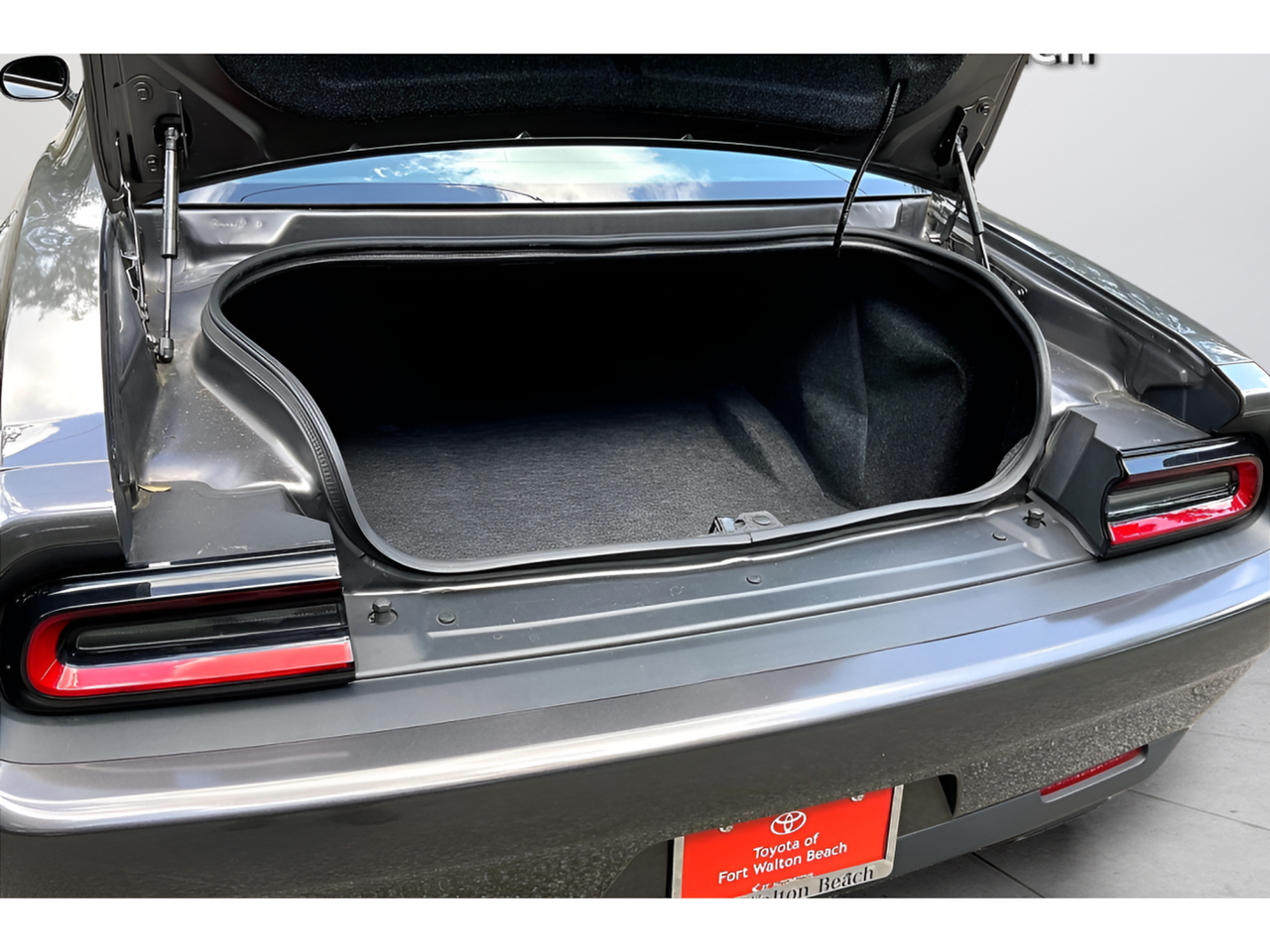 Used 2023 Gray Dodge SXT image 26