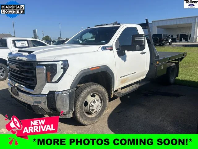 2024 GMC Sierra 4WD Regular Cab Chassis LWB Pro's photo