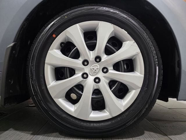 Used 2024  Toyota LE image 25