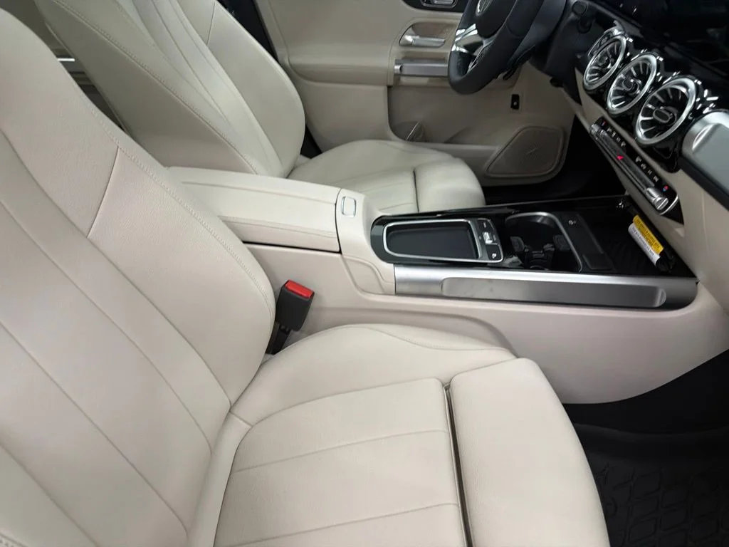New 2026 Silver Mercedes-Benz GLB 250 image 28