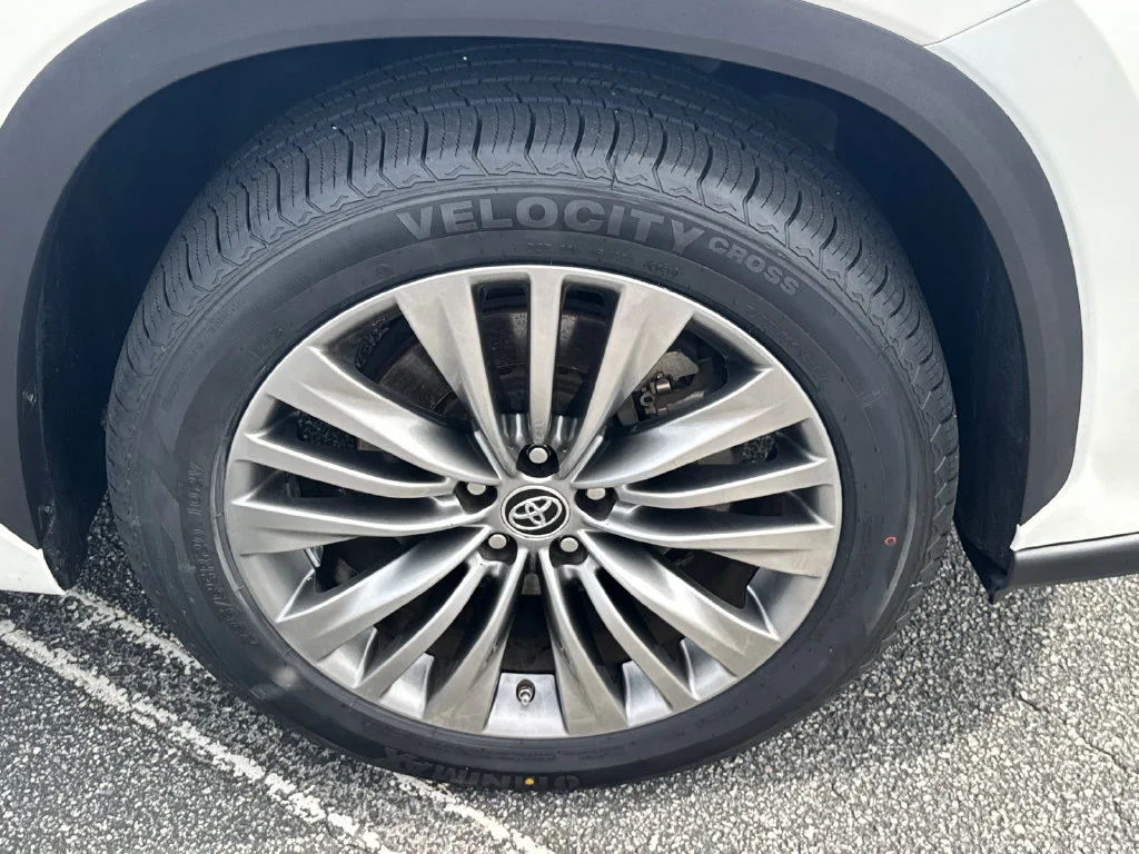 Used 2020 White Toyota Platinum image 12