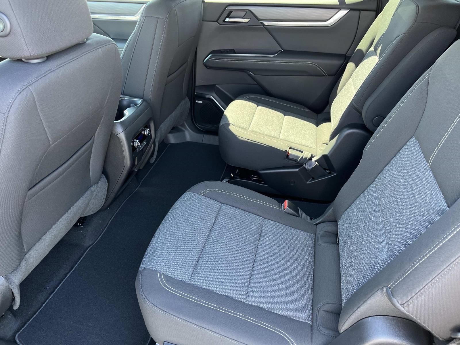 New 2026 Sterling Metallic GMC Elevation image 18