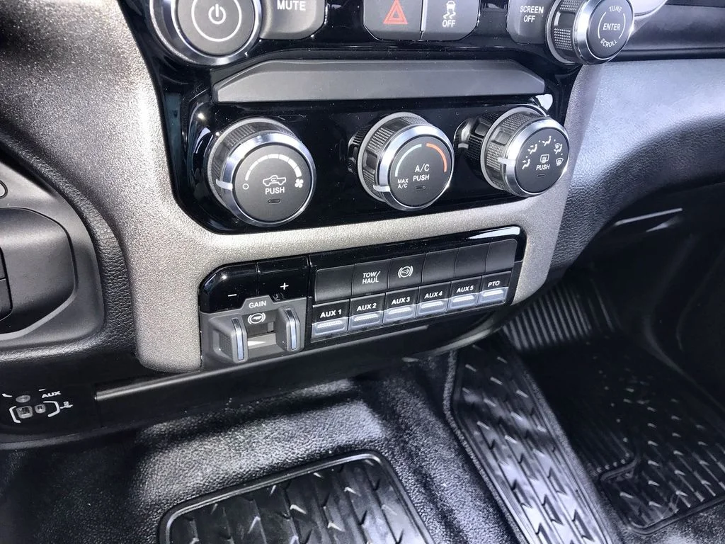 2026 RAM 3500 Chassis Tradesman - Photo 17