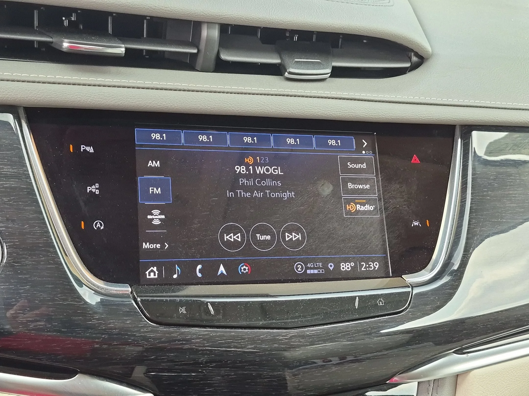 Used 2023 Wilder Metallic Cadillac AWD Premium Luxury image 12