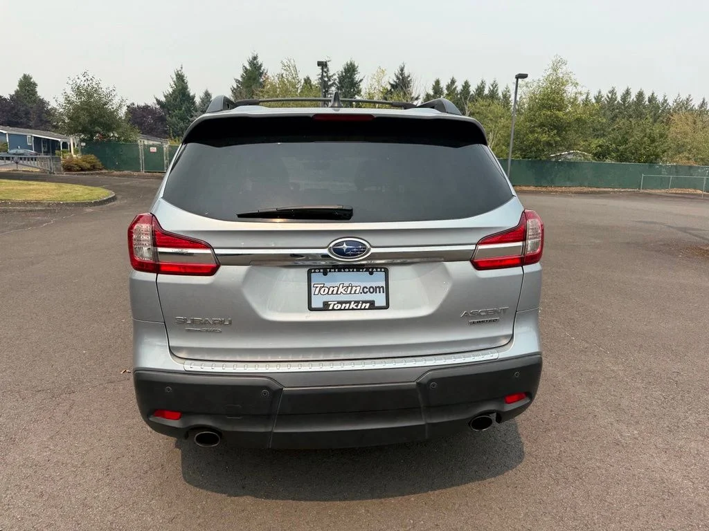Used 2022 Ice Silver Metallic Subaru Limited image 6