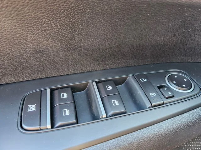 Used 2024 Red Kia LXS image 36