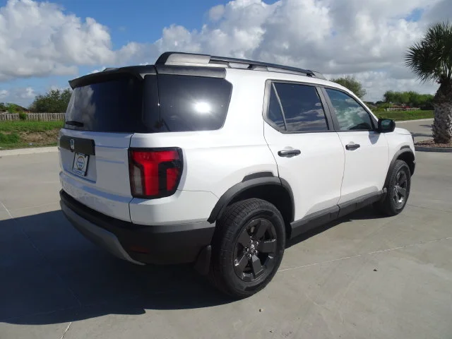 New 2026 Platinum White Pearl Honda RTL image 4
