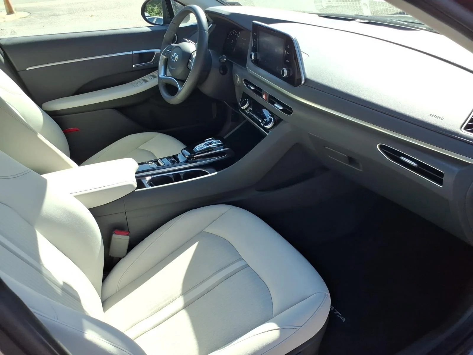 Used 2022 Portofino Gray HYUNDAI  image 25