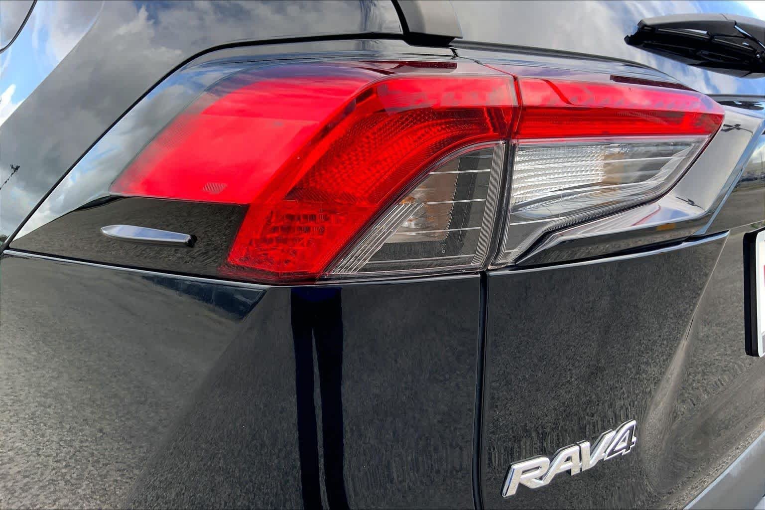 Used 2023 Midnight Black Metallic Toyota XLE Premium image 28