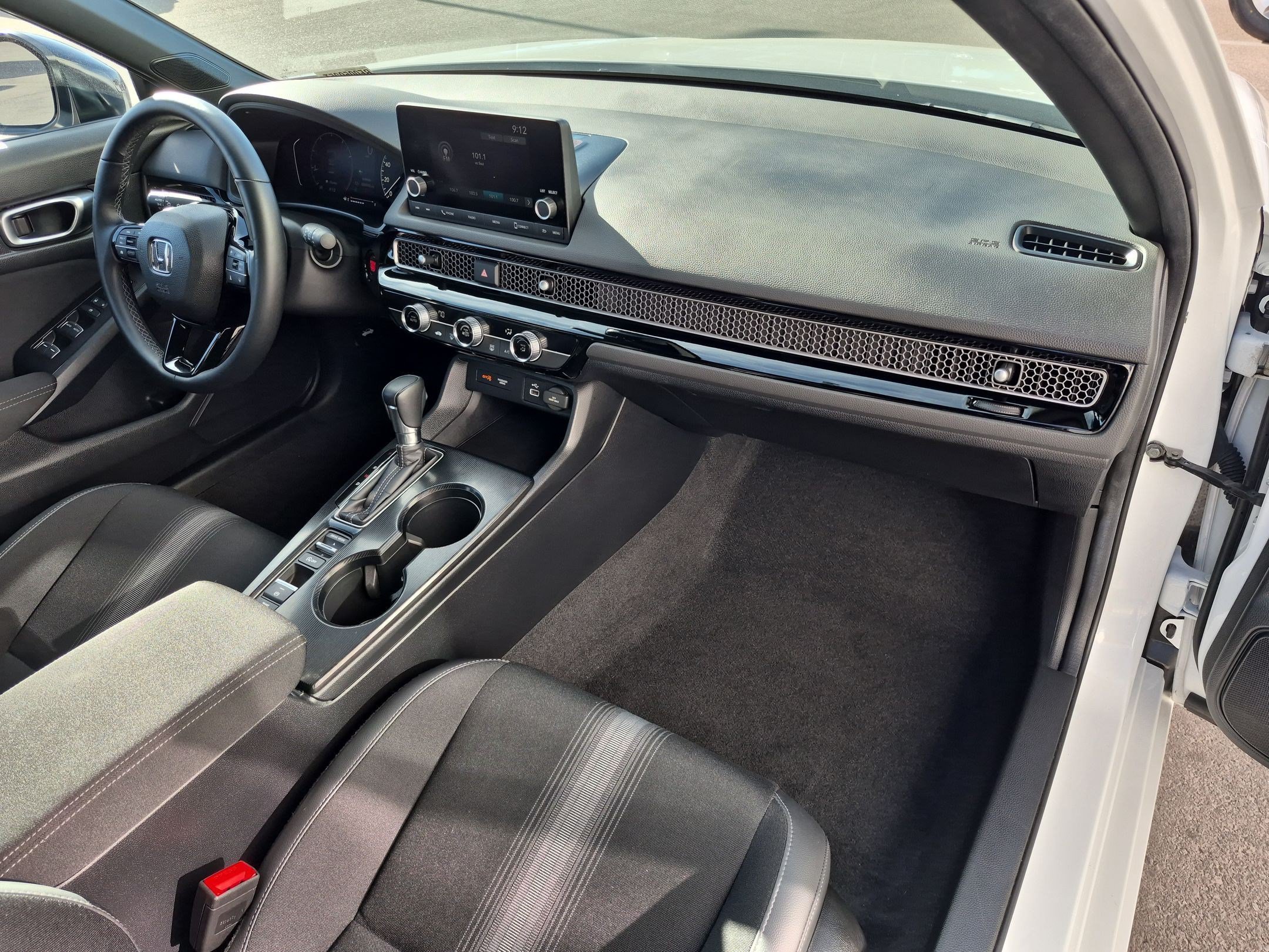 2024 Honda Civic Hatchback Sport - Photo 33