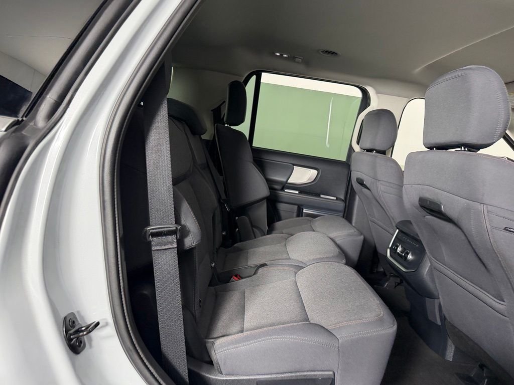 Used 2025 Silver Metallic Ford Active image 26