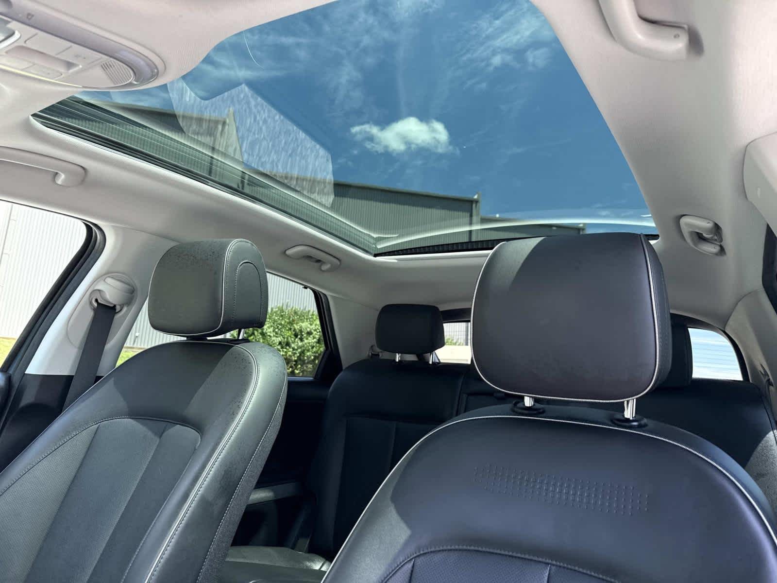 Used 2023 Digital Teal Hyundai Limited image 4