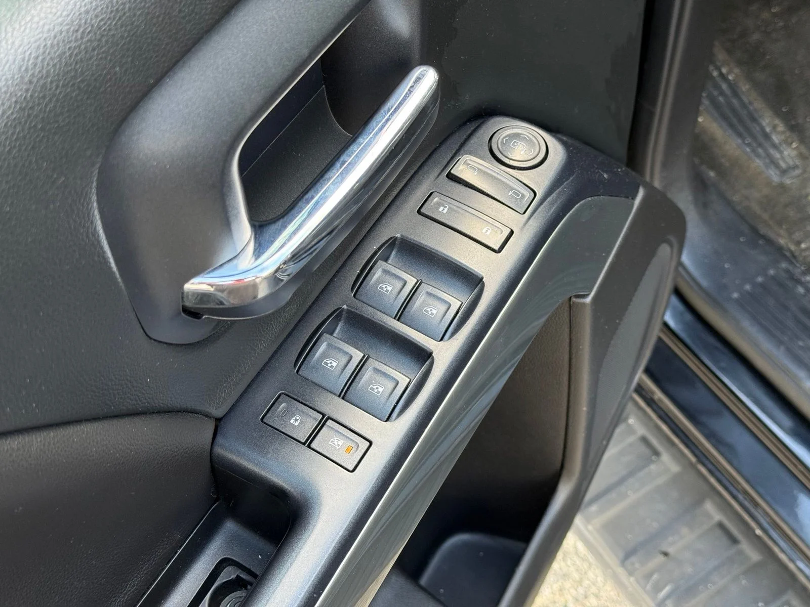 Used 2018 Black Chevrolet LT image 12
