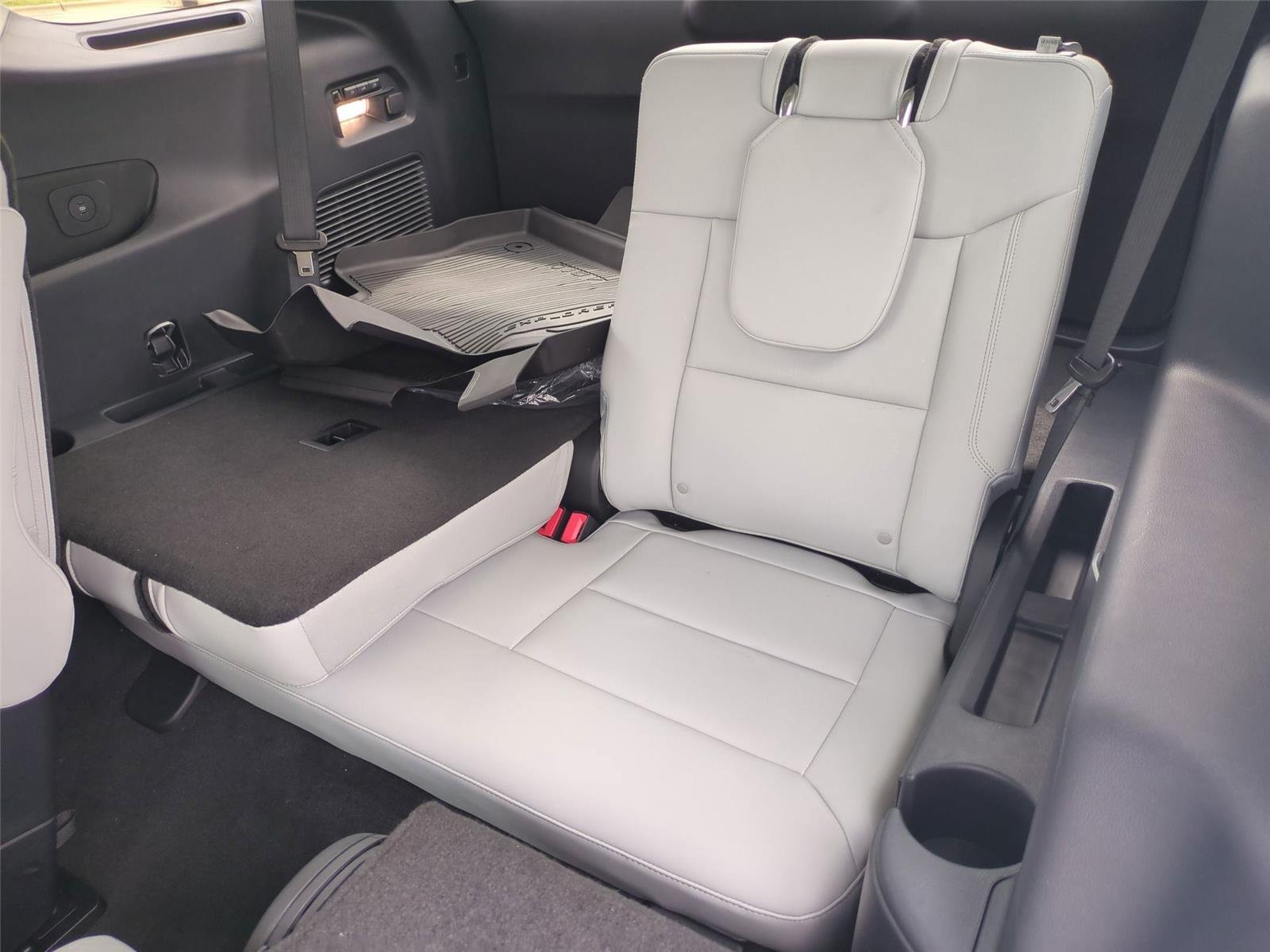 New 2026 Space White Metallic Ford Platinum™ image 36